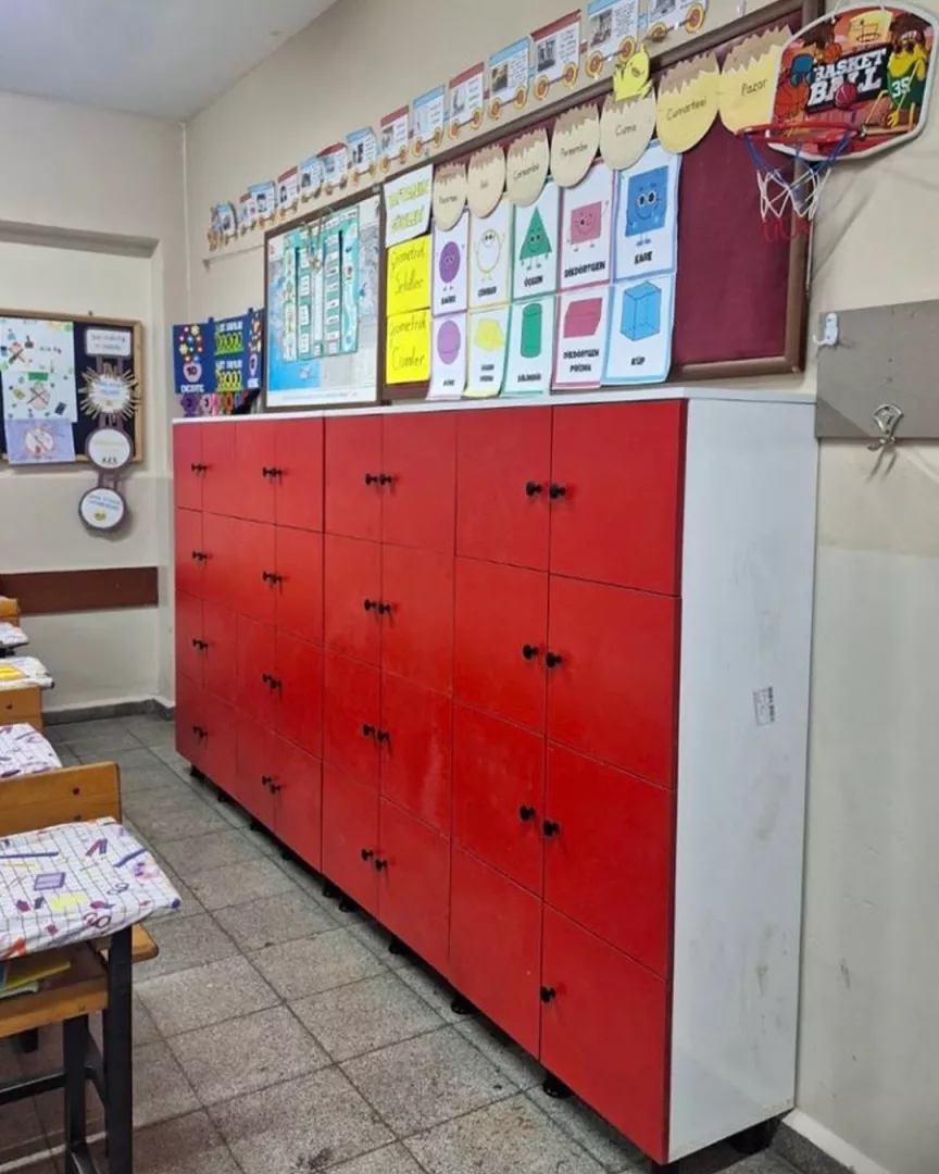 Eğitimde Eşitlik İçin Bir Adım Daha: Kartepe Osmangazi İlkokulu’na Dolap Desteği